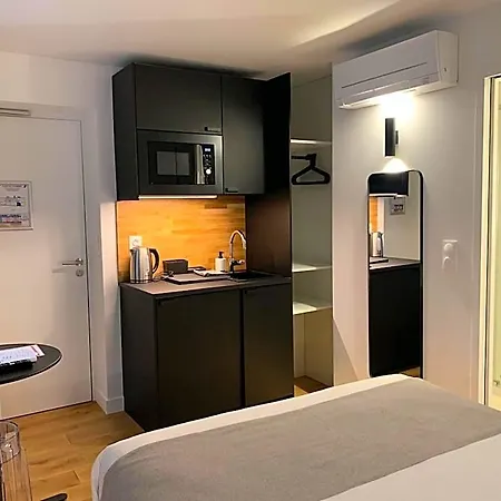 Victoria Hotel 3*